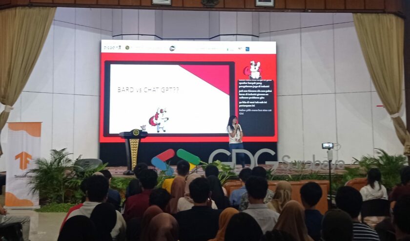 Diskusi perkembangan teknologi yang dilakukan oleh Institut Sains dan Teknologi Terpadu Surabaya (ISTTS), Google Developer Group Surabaya, Women Techmaker Surabaya dan Tensor Flow Group Surabaya, di ISTTS pada Sabtu (26/8/2023). Foto: Risky suarasurabaya.net