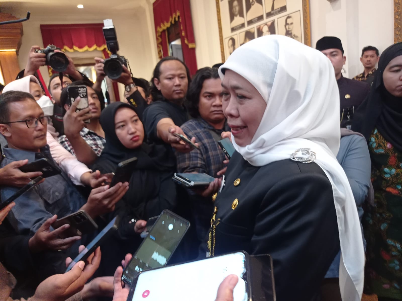 Gubernur Khofifah melantik enam penjabat kepala daerah untuk wilayah Jawa Timur