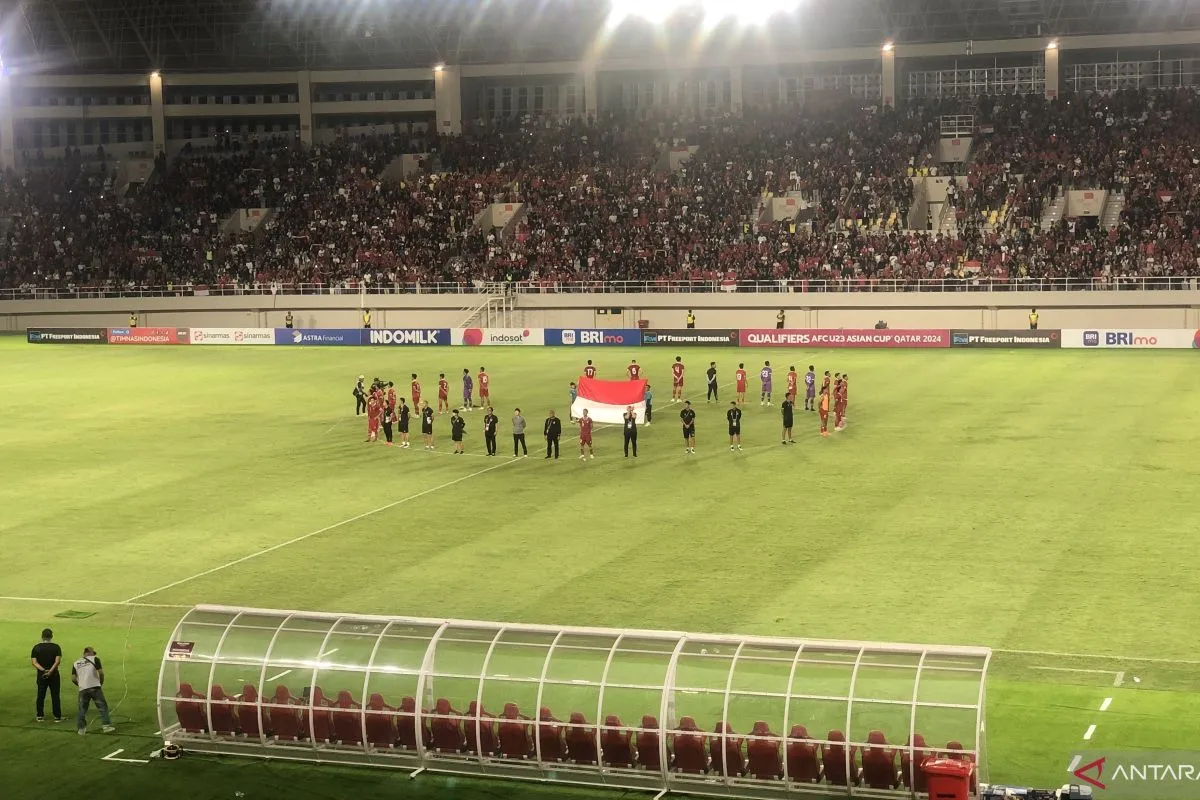 Timnas Indonesia U-23 seusai memenangkan laga 2-0 melawan timnas Turkmenistan U-23 pada laga terakhir Grup K kualifikasi Piala Asia U-23 2024 di Stadion Manahan, Solo, Selasa (12/9/2023). Foto: Antara