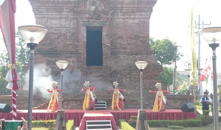Penyulutan Obor Api Porprov ke-VIII Jatim - Suara Surabaya