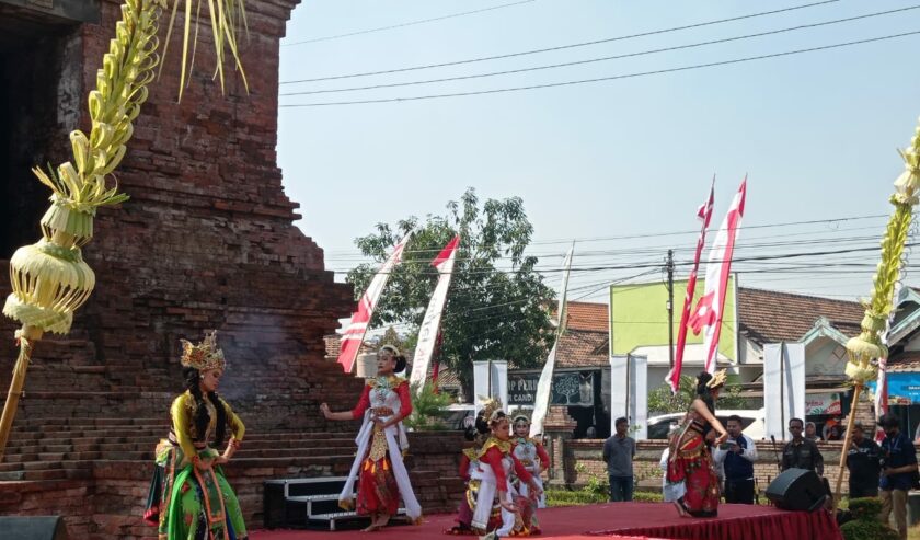 Penyulutan Obor Api Porprov ke-VIII Jatim - Suara Surabaya