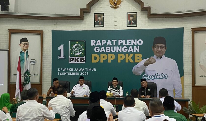 Suasana sebelum dimulainya Rapat Pleno Gabungan DPP PKB di Kantor DPW PKB Jatim, Jumat (1/9/2023). Foto: Wildan suarasurabaya.net