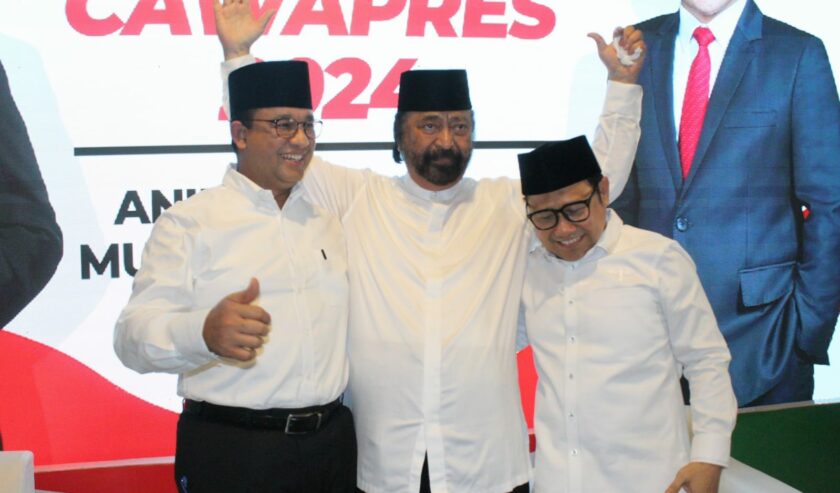 Surya Paloh Ketua Umum Partai Nasdem bersama Anies Baswedan dan Muhaimin Iskandar atau Cak Imin di Hotel, Majapahit, Surabaya, Sabtu (2/9/2023). Foto: Frans magang suarasurabaya.net