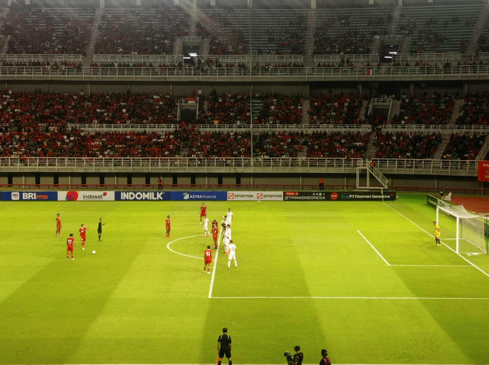 Pertandingan Timnas Indonesia vs Turkmenistan dalam FIFA Matchday di Stadion Gelora Bung Tomo (GBT) Surabaya, Jumat (8/9/2023). Foto: Risky suarasurabaya.net