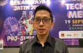 Iwan Wijaya Manajer Marketing Komunikasi Grand City Surabaya saat konpers Pekan Raya Jatim Surabaya, Selasa (19/9/2023). Foto: Meilita suarasurabaya.net