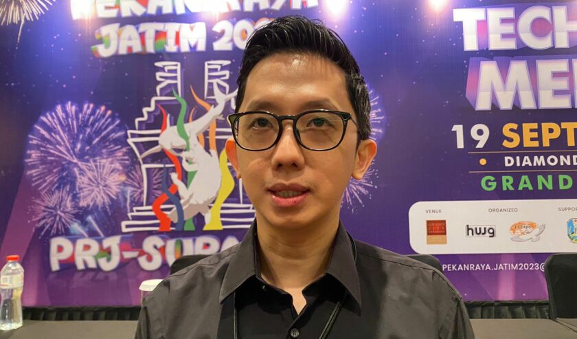 Iwan Wijaya Manajer Marketing Komunikasi Grand City Surabaya saat konpers Pekan Raya Jatim Surabaya, Selasa (19/9/2023). Foto: Meilita suarasurabaya.net