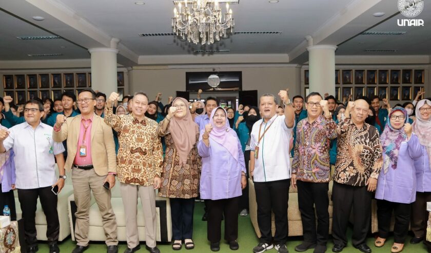 Fakultas Kedokteran Hewan (FKH) Universitas Airlangga (Unair) melepas 186 mahasiswa untuk mengikuti program Merdeka Belajar Kampus Merdeka (MBKM) ke 10 wilayah di Jawa Timur. Foto: Unair