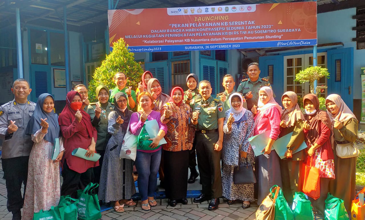 Pekan Pelayanan KB Serentak dalam Rangka Hari Kontrasepsi Sedunia Tahun 2023, di RS TNI AU Soemitro, Surabaya, Selasa (26/9/2023). Foto: BKKBN Jatim