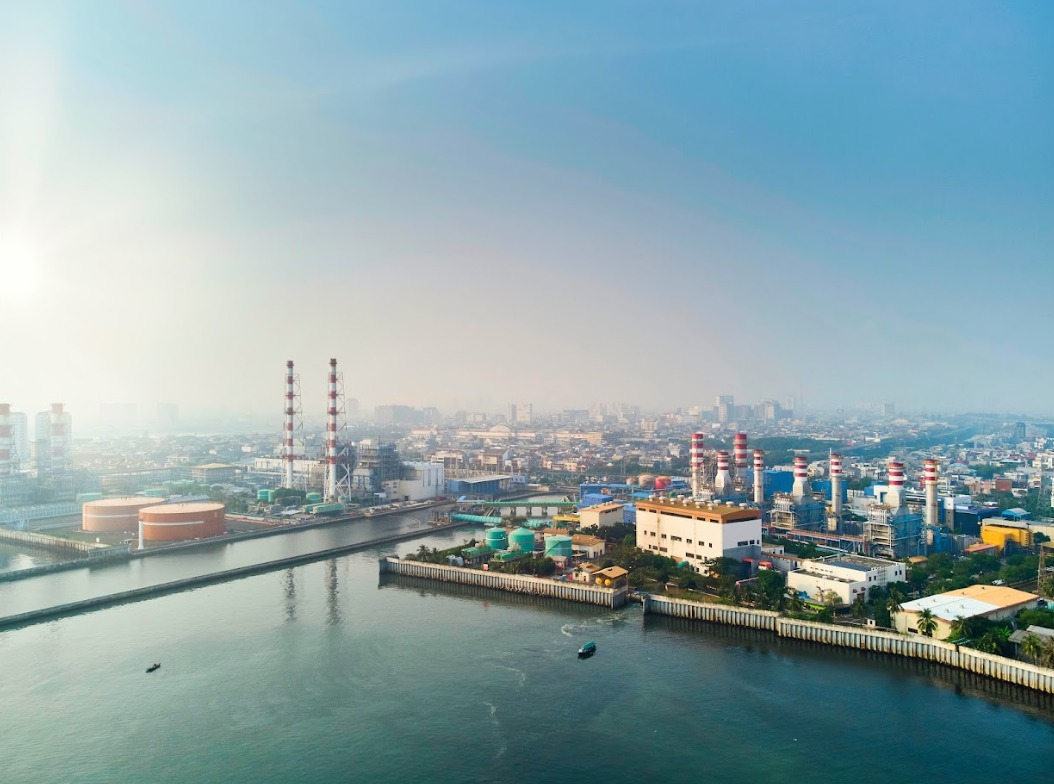 Ilustrasi. Pembangkit Listrik Tenaga Gas dan Uap Muara Karang yang berlokasi di daerah Pluit, Jakarta Utara. Foto: PLN