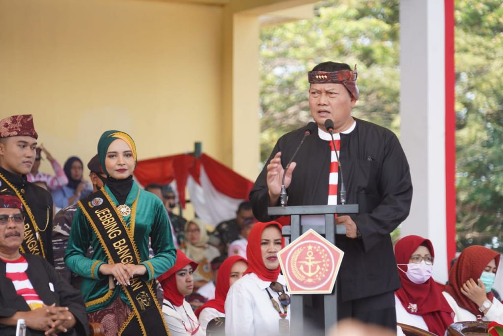 Laksma TNI Yudo Margono Panglima TNI saat membuka acara Karapan Sapi Piala Panglima TNI 2023, di Stadion R.P Moh Noer Skep Bangkalan, Jawa Timur, Sabtu (2/9/2023). Foto: mili.id