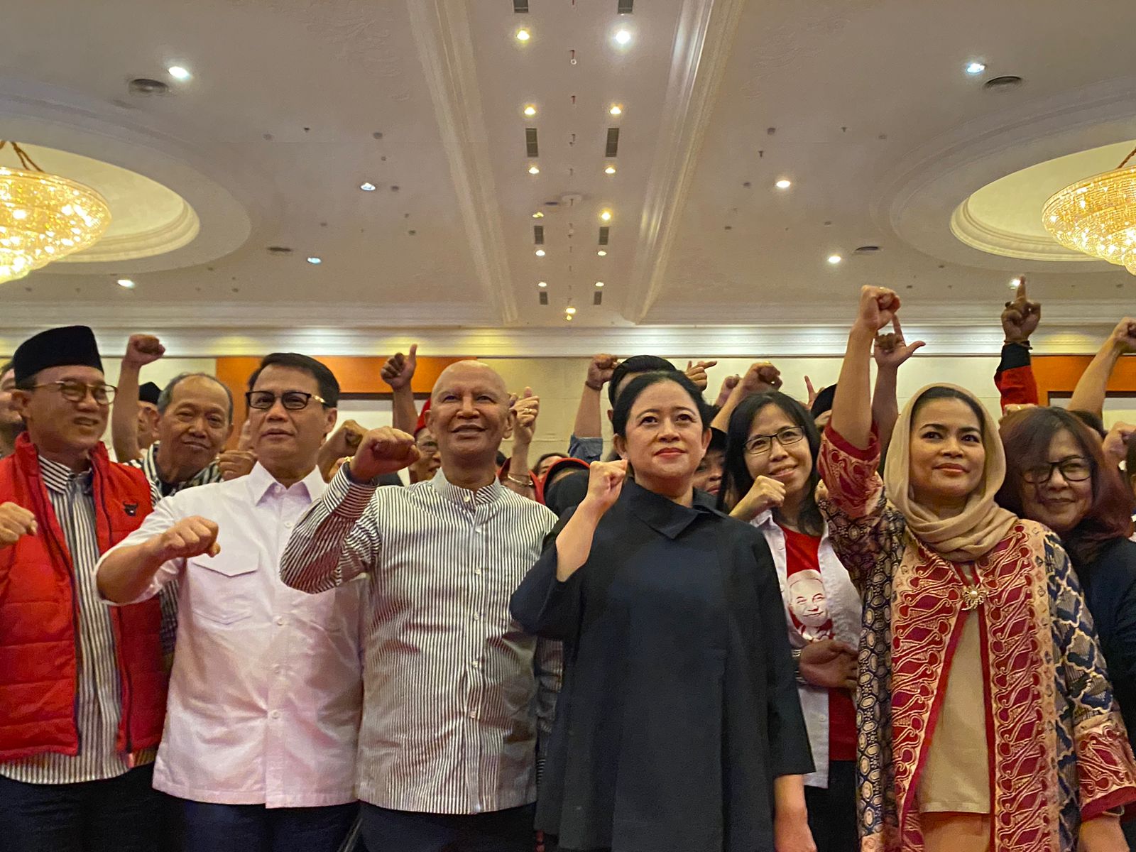 Puan Maharani Ketua DPP PDIP (berbaju hitam), Sabtu (21/10/2023). Foto: Meilita suarasurabaya.net