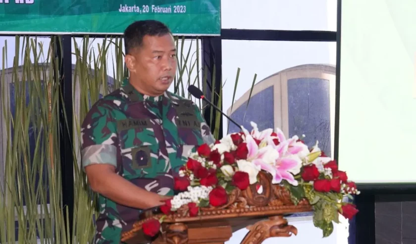 Brigjen TNI Hamim Tohari Kepala Dinas Penerangan TNI Angkatan Darat (Kadispenad) membuka rapat kerja teknis penerangan TNI AD 2023 di Gedung B, Markas Besar TNI AD (Mabesad), Jakarta, Senin (20/2/2023). Foto: Dispenad