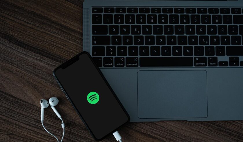 Ilustrasi logo layanan Audiobooks Spotify. Foto: Pixabay