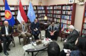 Retno Marsudi Menteri Luar Negeri RI (keempat kiri) bertemu dengan Riyad Mansour Duta Besar Palestina untuk PBB (kelima kiri) di New York, AS, Senin (21/1/2019). Foto: Dok. Kementerian Luar Negeri RI