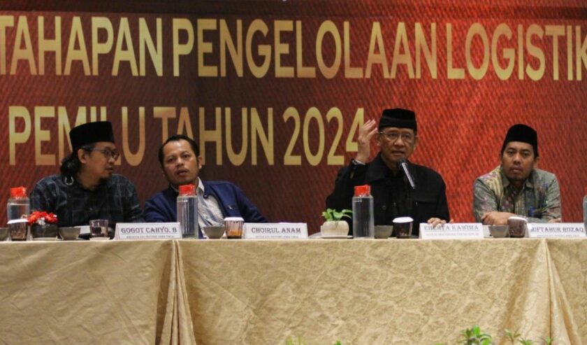 Anggota KPU Jatim Miftahur Rozaq di sela Sosialisasi Tahapan Pengelolaan Logistik Pemilu Tahun 2024 di Surabaya, Rabu (4/10/2023). ANTARA