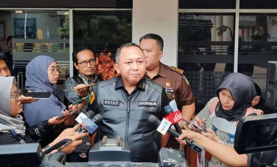 Ketut Sumedana Kapuspenkum Kejagung saat memberikan keterangan kepada di Jakarta, Kamis (12/10/2023). Foto: Antara