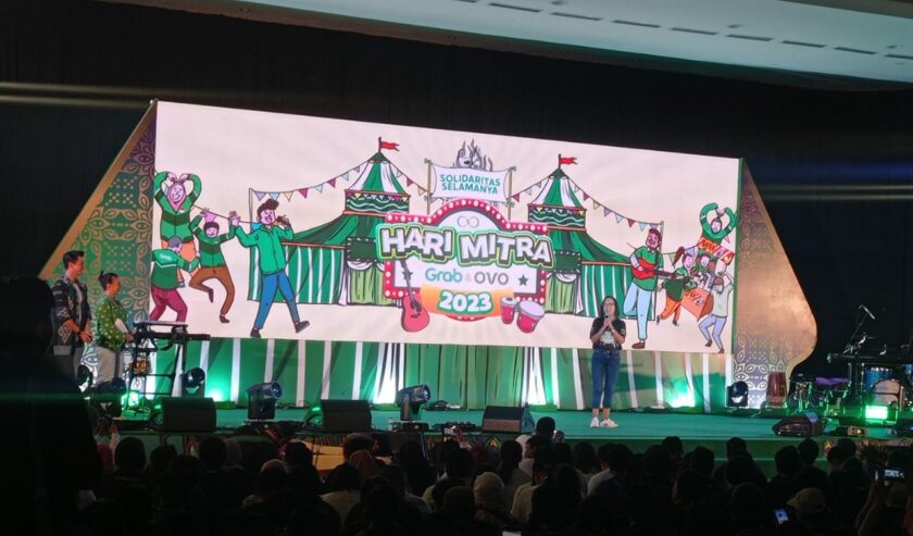 Puncak acara Hari Mitra Grab Ovo di Graha YKP Surabaya, pada Selasa (3/10/2023). Foto: Risky suarasurabaya.net