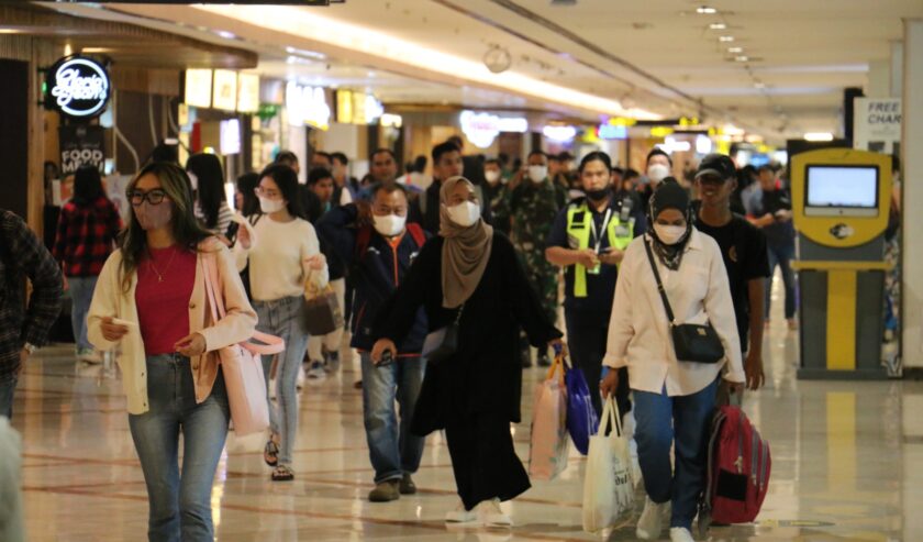 Suasana Keramaian Penumpang Bandara Internasional Juanda. Foto: Humas Angkasa Pura