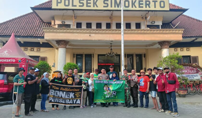Polsek Simokerto bersama komunitas Bonek Peduli Disabilitas Simokerto, melaksanakan kegiatan Bhakti Sosial di Kelurahan Simolawang, pada Selasa (10/10/2023). Foto: Polsek Simokerto
