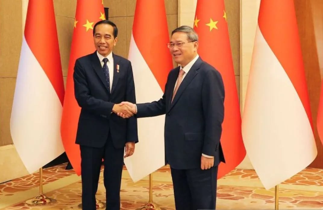 Joko Widodo Presiden RI bertemu dengan Li Qiang Perdana Menteri China Li Qiang di Diaoyutai State Guest House, Beijing, China, Selasa (17/10/2023). Foto: Antara