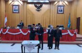 Penyerahan Nota Keuangan RAPBD 2024 saat rapat paripurna, Selasa (17/10/2023). Foto: Istimewa