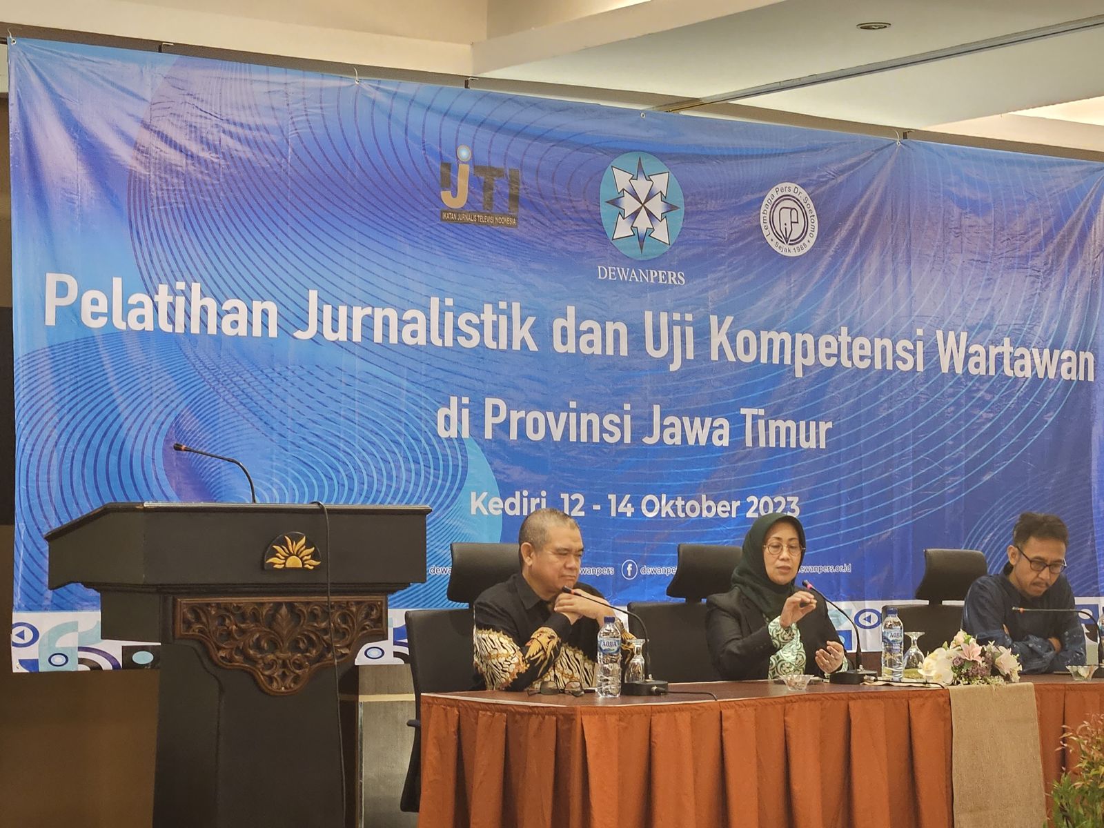 Ninik Rahayu Ketua Dewan Pers membuka Uji Kompetensi Wartawan (UKW) di Kota Kediri, Kamis (12/10/2023). Foto: Istimewa