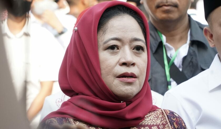 Puan Maharani Ketua Dewan Perwakilan Rakyat Republik Indonesia saat menghadiri Apel Hari Santri di Monumen Tugu Pahlawan Surabaya, Minggu (22/10/2023). Foto: Dukut Suara Surabaya