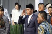 Joko Widodo Presiden Republik Indonesia saat menghadiri Apel Hari Santri di Monumen Tugu Pahlawan Surabaya, Minggu (22/10/2023). Foto: Dukut Suara Surabaya