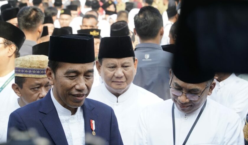 Joko Widodo Presiden Republik Indonesia saat menghadiri Apel Hari Santri di Monumen Tugu Pahlawan Surabaya, Minggu (22/10/2023). Foto: Dukut Suara Surabaya