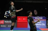 Ganda putra Bagas Maulana dan Muhammad Shohibul Fikri melakukan selebrasi usai mengalahkan rekan senegara Fajar Alfian dan Muhammad Rian Ardianto pada babak semifinal Denmark Open 2023 di Odense, Sabtu malam (21/10/2023). Foto: Antara/HO-PP PBSI