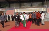 Joko Widodo Presiden saat memasuki Lapangan Jala Krida Mandala Surabaya dalam Ijazah Kubro dan pengukuhan pemimpin Pagar Nusa, pada Minggu (22/10/2023). Foto: Risky suarasurabaya.net