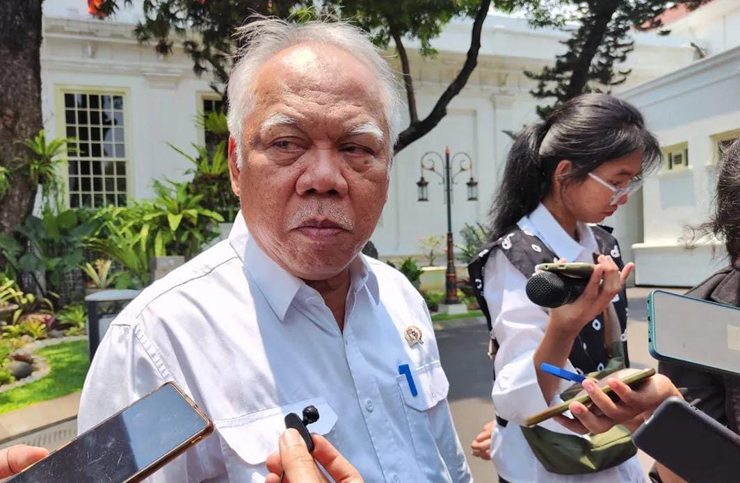 Basuki Hadimuljono Menteri Pekerjaan Umum dan Perumahan Rakyat (PUPR) saat ditemui di Istana Kepresidenan Jakarta, Senin (23/10/2023). Foto: Antara