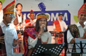 Penampilan Horas Band di Music and Community (Musicomm) volume 3 yang digelar di Suara Surabaya Centre, Jalan Raya Bukit Darmo 22-24 Surabaya pada Jumat (27/10/2023) malam. Foto: Dukut suarasurabaya.net