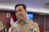 Rofi Alhanif Asisten Deputi Pengelolaan Sampah dan Limbah Kemenko Bidang Kemaritiman dan Investasi memberi keterangan kepada wartawan di Kantor Kemenkomarves, Jakarta, Senin (16/10/2023). Foto: Antara