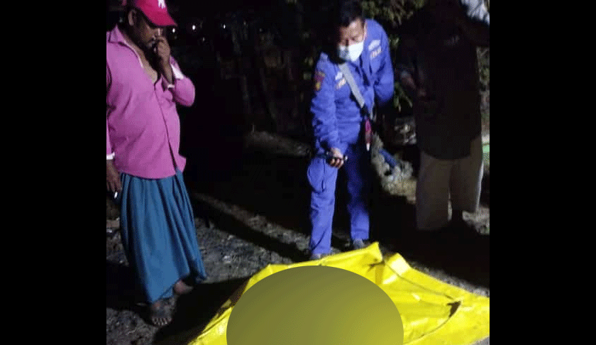 Penemuan jenazah di tepi Tempat Pelelangan Ikan (TPI) Boom Lama, Brondong, Lamongan, pada Jumat (6/10/2023) malam. Foto: Zainal Abidin via WA SS