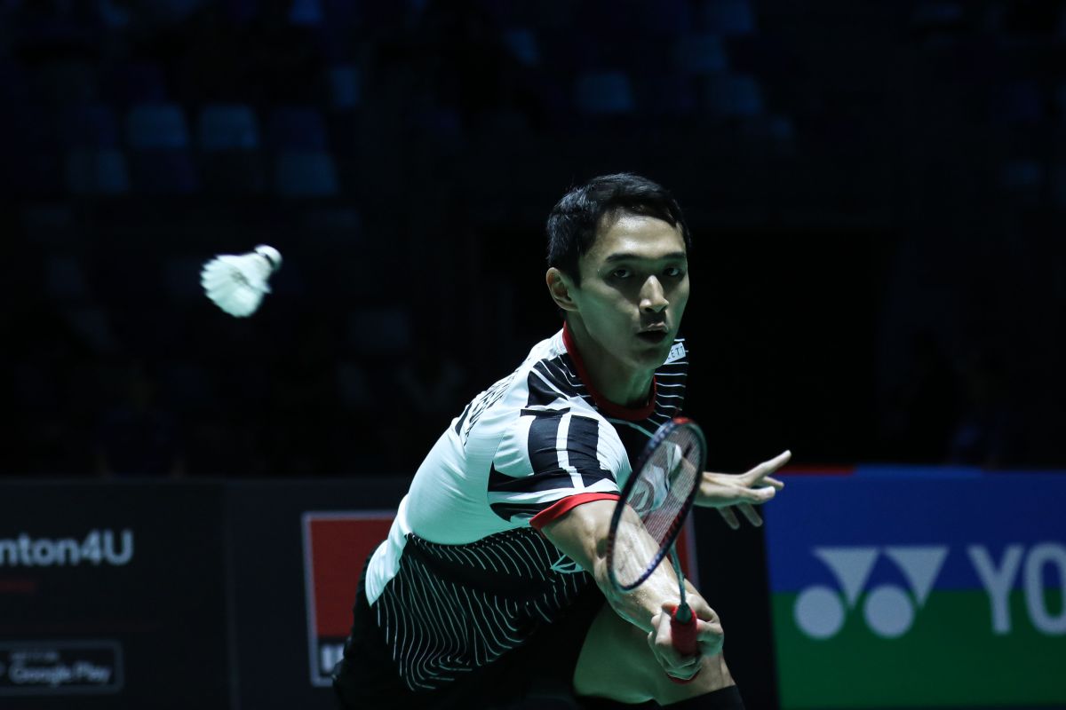 Pebulu tangkis tunggal putra Jonatan Christie melaju ke perempat final French Open 2023, setelah mengalahkan Lin Chun Yi (Taiwan) 21-14, 7-21, 21-11 di Rennes, Prancis, Kamis (26/10/2023). Foto : Antara