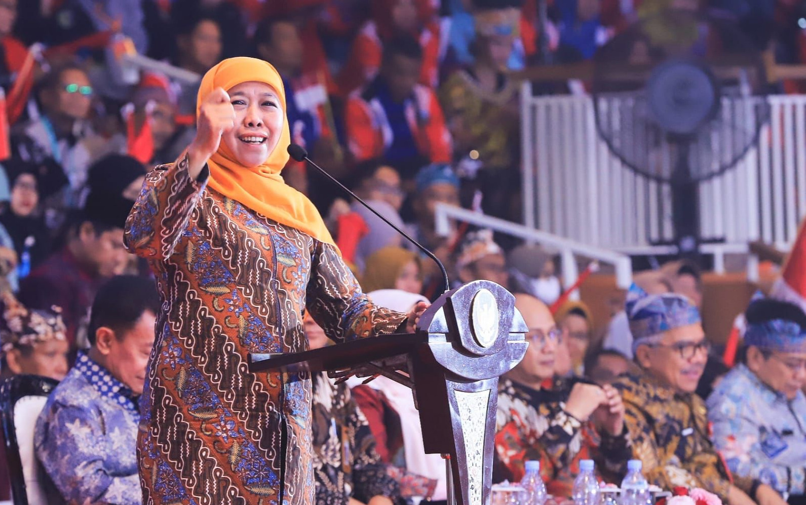 Khofifah Indar Parawansa Gubernur Jatim dalam pembukaan LKS SMK Nasional di Universitas Airlangga, Selasa (24/10/2023). Foto: Humas Pemprov Jatim