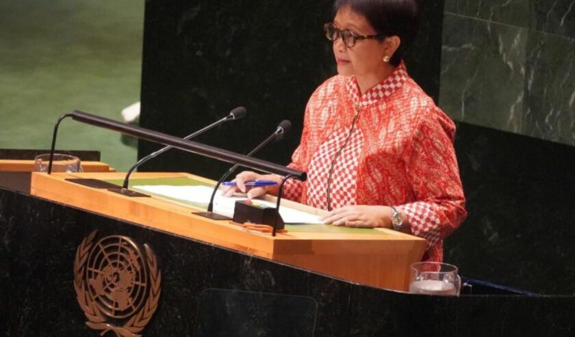 Menteri Luar Negeri Retno Marsudi berbicara dalam pertemuan darurat Sidang Majelis Umum PBB untuk membahas aksi ilegal Israel di wilayah pendudukan Palestina, yang digelar di New York, AS, pada Kamis (26/10/2023). Foto : Antara