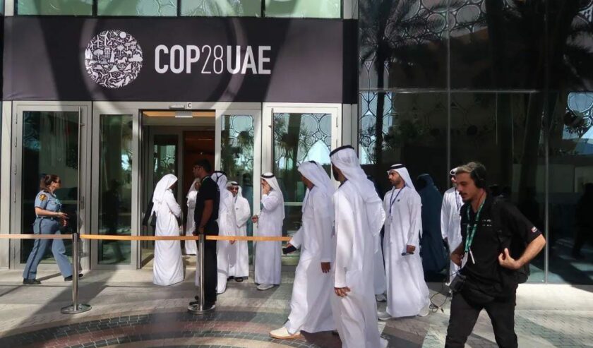 Sejumlah delegasi menghadiri Konferensi Tingkat Tinggi Perubahan Iklim PBB 2023 atau COP28 yang diselenggarakan di Expo City Dubai, Uni Emirat, Kamis (30/11/2023). Foto: Antara