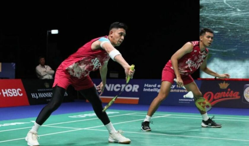 Pasangan ganda putra Indonesia Fajar Alfian/Muhammad Rian Ardianto dalam babak 16 besar Denmark Open 2023. Foto: PBSI