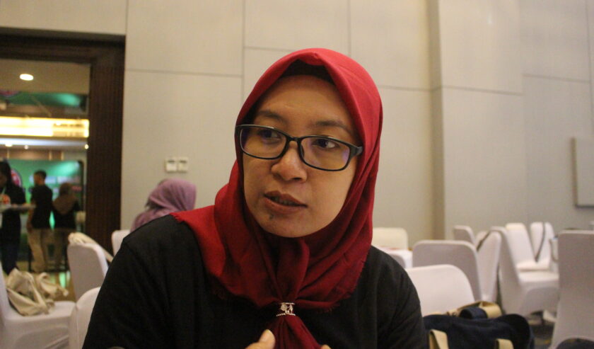 Ike Sulistiowati Direktur Eksekutif perkumpulan untuk Peningkatan Usaha Kecil (PUPUK) Surabaya. Foto: Athalia magang suarasurabaya.net
