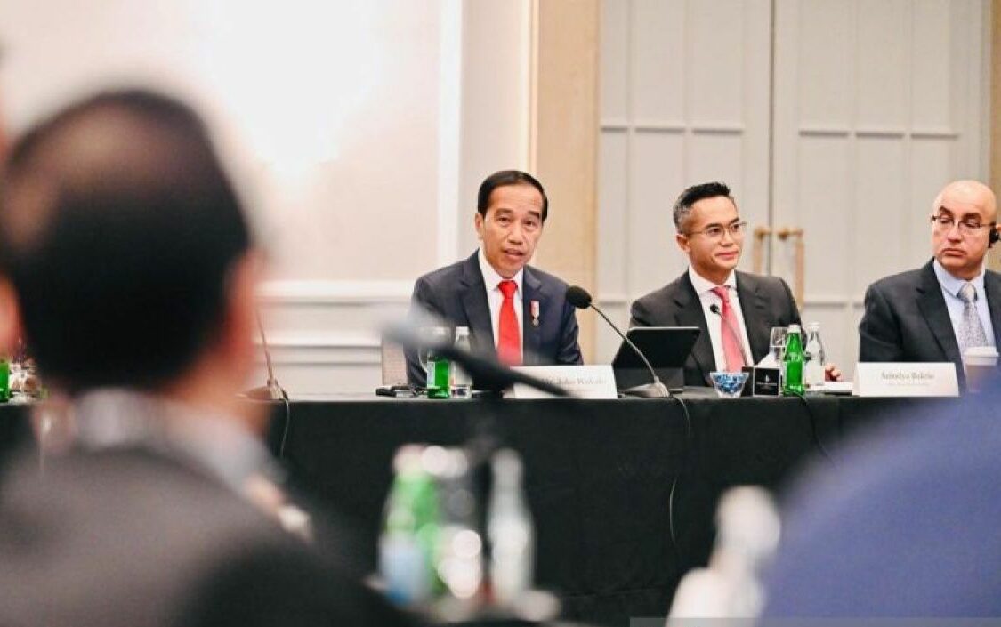 Presiden RI Joko Widodo (kiri) saat menghadiri ABAC ASEAN Caucus Day di San Francisco, Amerika Serikat, Rabu (15/11/2023). Foto: Antara