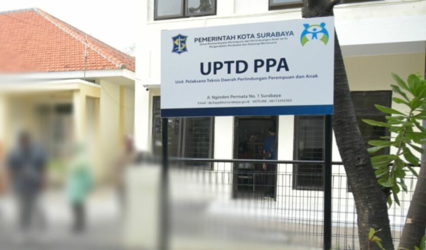 Kantor Unit Pelaksana Teknis Daerah (UPTD) Perlindungan Perempuan dan Anak (PPA) di bersebelahan dengan Kantor Kelurahan Nginden Jangkungan, Kota Surabaya. Foto: Antara