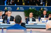 Joko Widodo Presiden RI saat menghadiri APEC Economic Leaders Retret di Mosconce Center, San Francisco, Amerika Serikat, Jumat (17/11/2023) waktu setempat. Foto: Antara