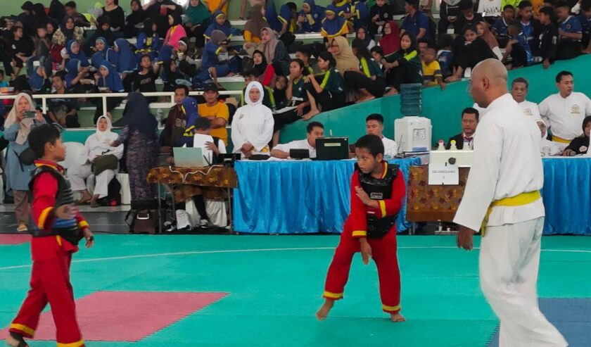 Ikatan Pencak Silat Indonesia (IPSI) Kota Surabaya menggelar Kejuaraan Piala Bambang Haryo Sukartono (BHS) di Gelanggang Remaja Surabaya, Rabu (1/11/2023). Foto: IPSI Kota Surabaya