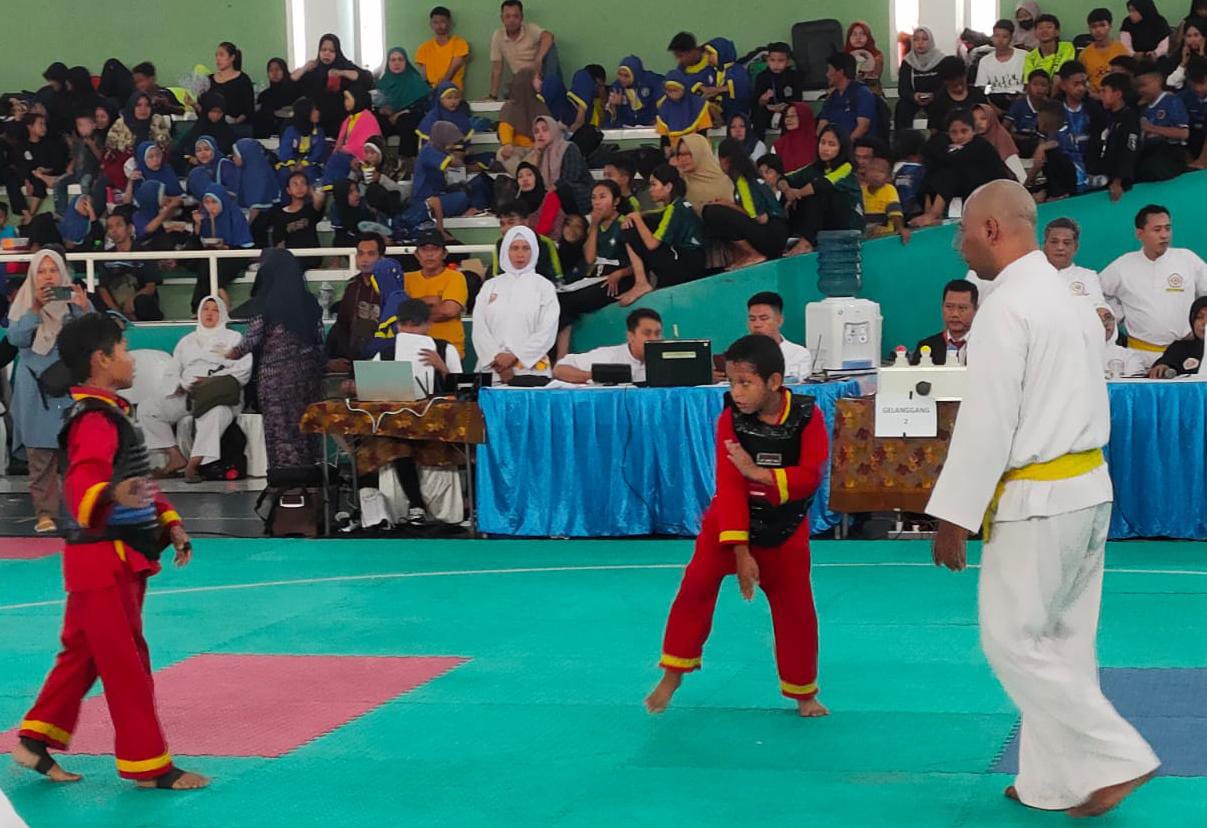 Ikatan Pencak Silat Indonesia (IPSI) Kota Surabaya menggelar Kejuaraan Piala Bambang Haryo Sukartono (BHS) di Gelanggang Remaja Surabaya, Rabu (1/11/2023). Foto: IPSI Kota Surabaya