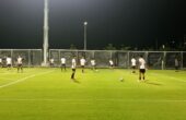 Latihan pemain Timnas Indonesia di Lapangan A Gelora Bung Tomo (GBT) Surabaya, pada Selasa (7/11/2023). Foto: Risky suarasurabaya.net