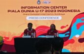 Purwanto Suwondo ayah Arkhan Kaka saat berada dalam sesi konferensi pers di Surabaya, pada Kamis (16/11/2023). Foto: Risky suarasurabaya.net