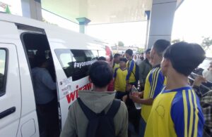 Supporter Kalangan Pelajar Padati Terminal Benowo
