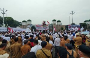 Ribuan Kepala dan Aparat Desa Unjuk Rasa Tuntut Pengesahan UU Desa